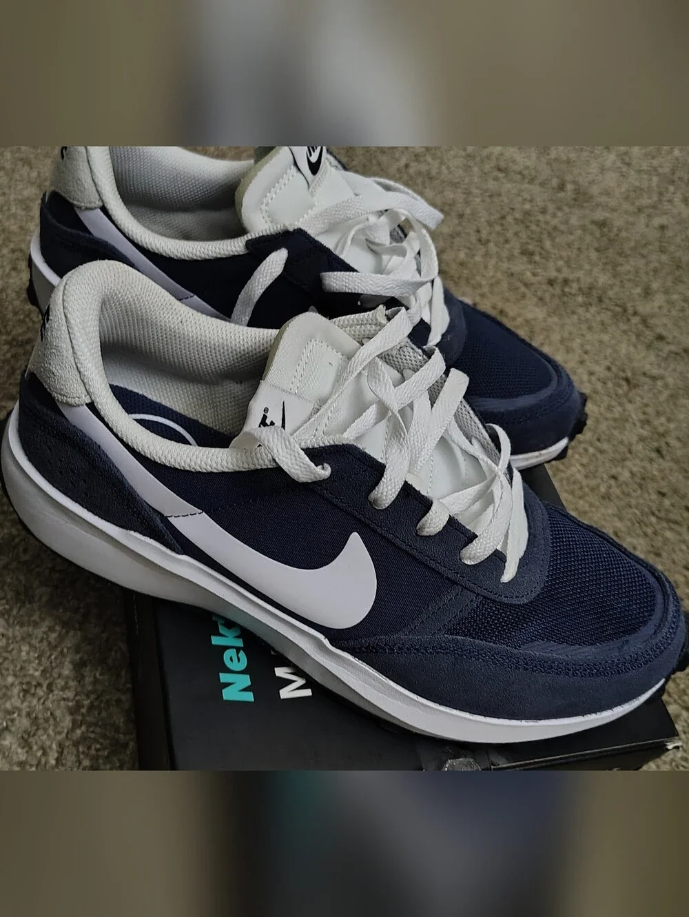 Nike Men’s Navy and White Low-Top Sneakers